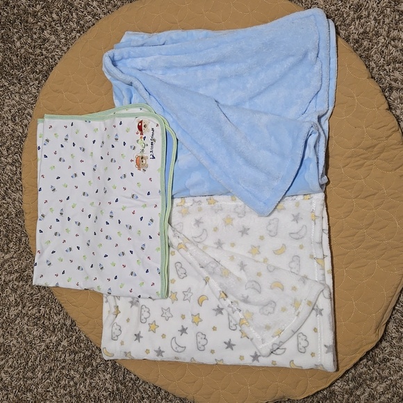 Lot of 3 baby receiving blankets - Picture 1 of 10